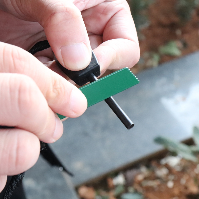 Mini Wilderness Survival Porta - Ferro Rod Striker ulasan dan harga